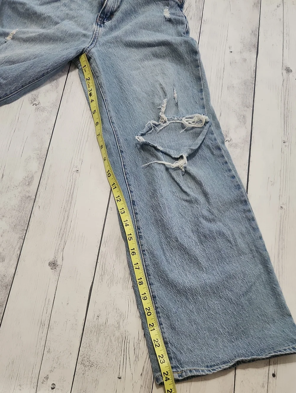 Levis Girls Size 10 High Rise Baggy Light Wash Distressed Adjustable Waist Jeans